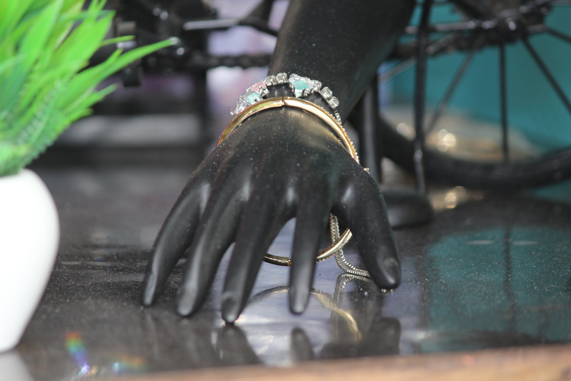 Boutique Image 11
